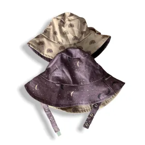 Bucket hat in Rainbow Moons