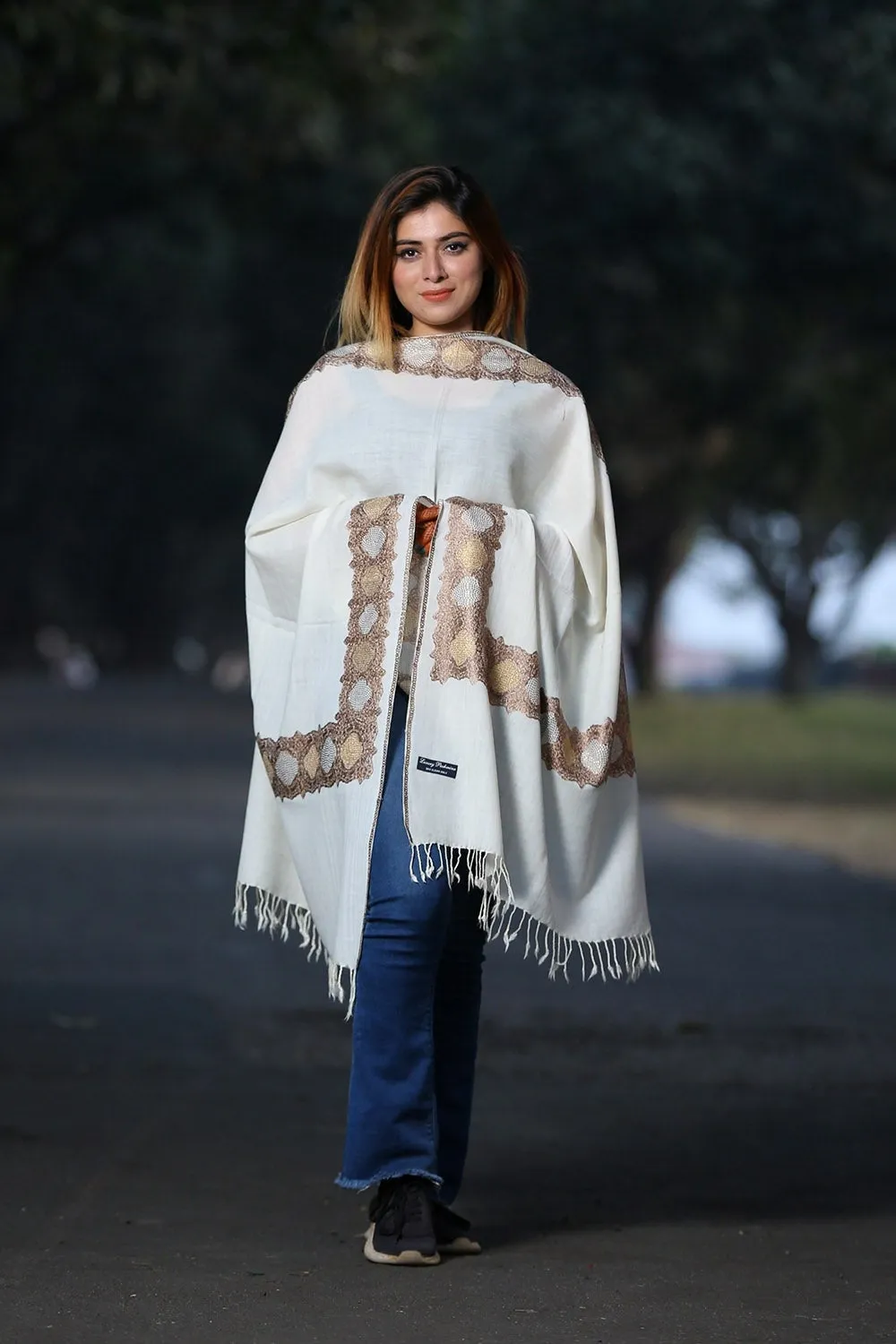 PEARL WHITE COLOUR KASHMIRI STOLE WITH CLASSY SWAROVSKI WORK DEFINES FEMINISM AND ENHANCES SOPHISTICATION